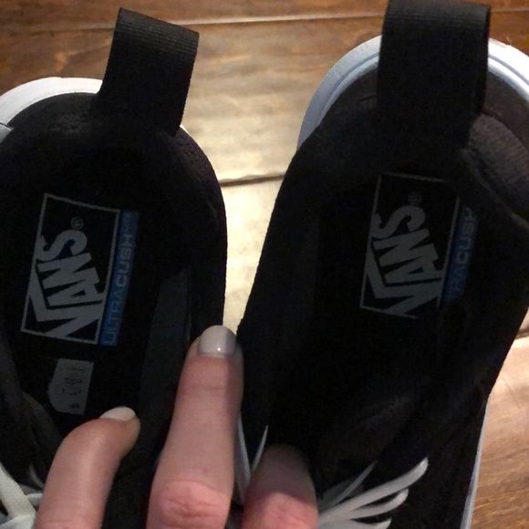 Vans - Picture 5 of 7